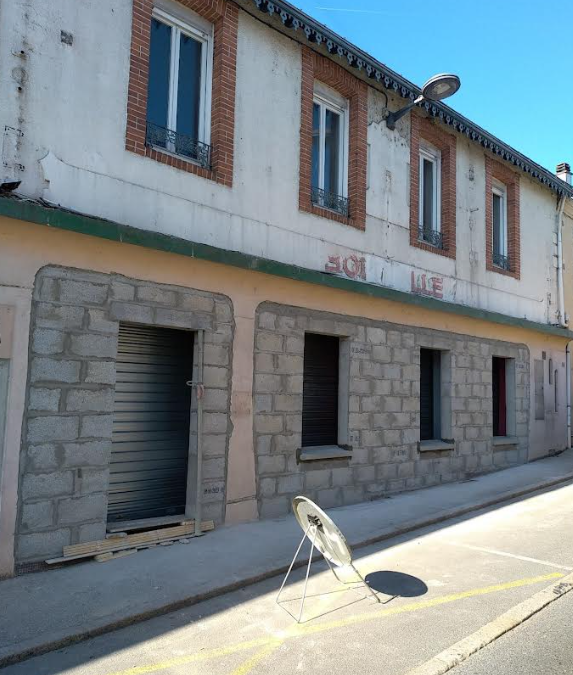 Transformation d’un commerce en logement avec modification de la façade – Mouzillon 44